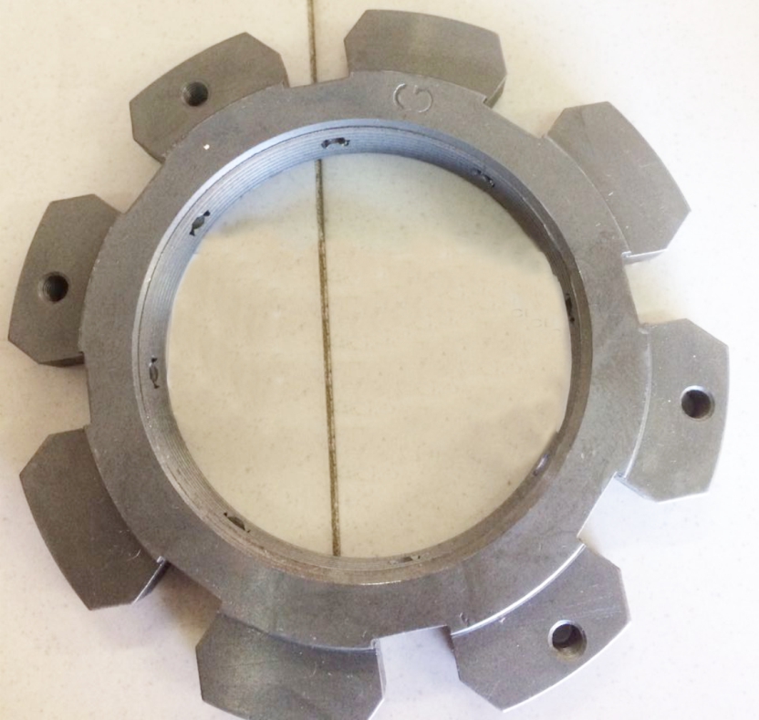 PORCA EIXO PINHAO CENTRAL KOMATSU D50