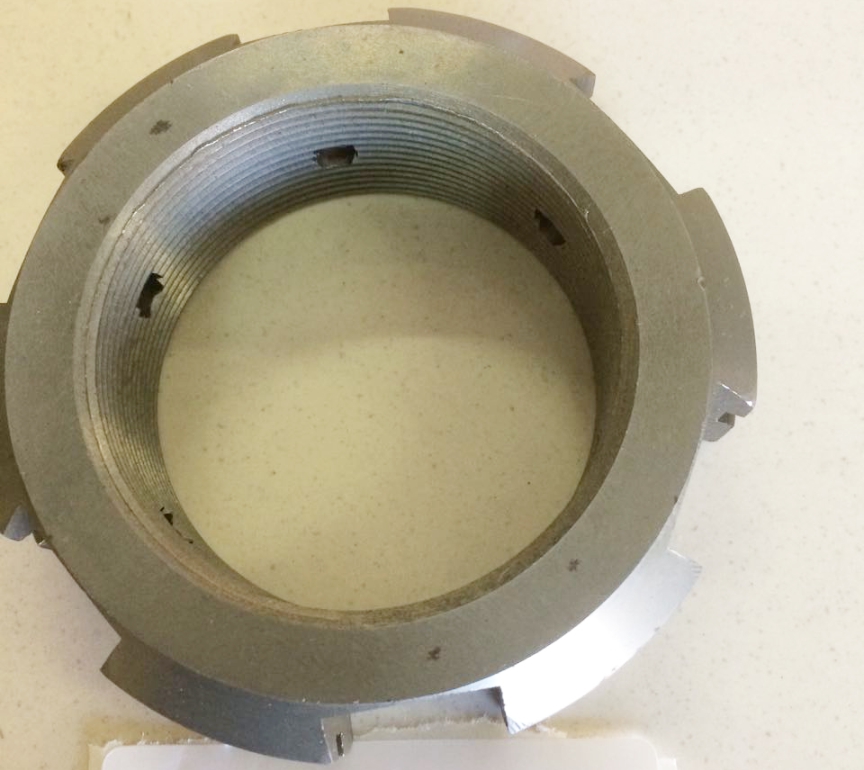 PORCA DO EIXO MATRIZ KOMATSU